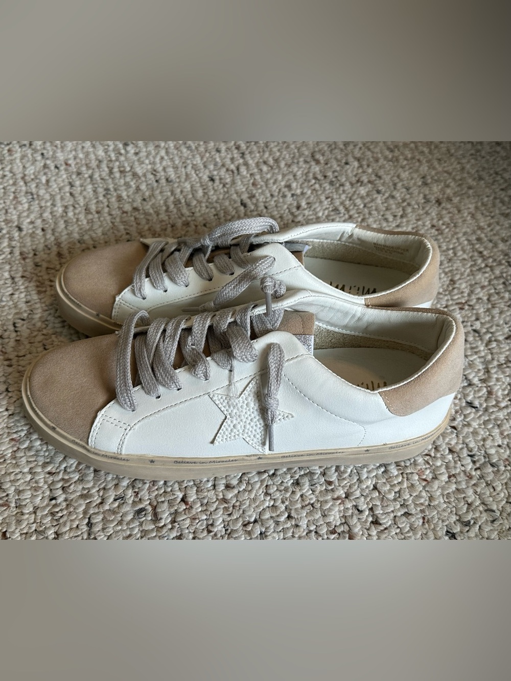 Mi.iM Cream Shoes with Tan Suede Trim and Star 8.5 - Picture 2 of 8